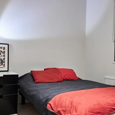 Cozy And Roomy Near Center Lägenhet *