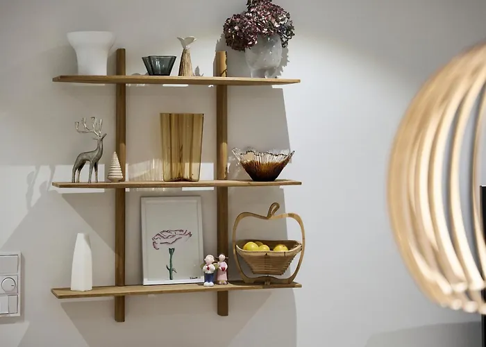 Cozy And Roomy Near Center *