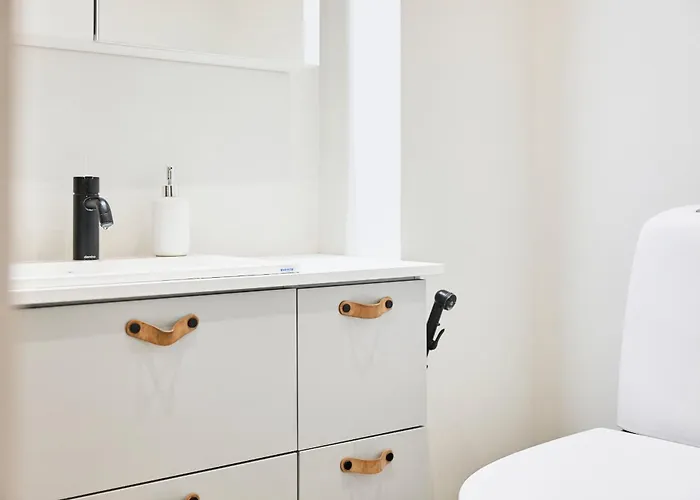 Cozy And Roomy Near Center *